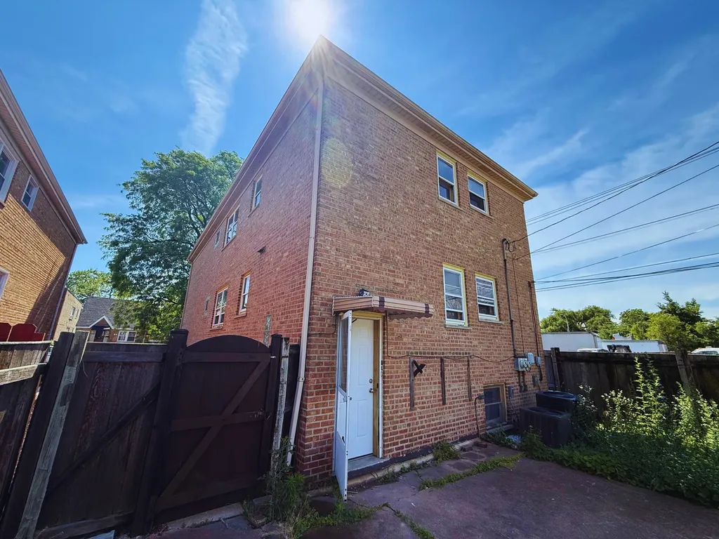 6244 South Seeley Avenue Chicago IL 60636