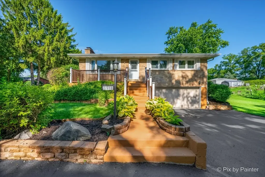 3911 Eastway Drive Island Lake IL 60042