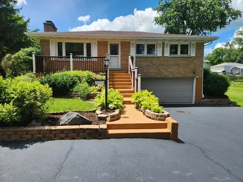 3911 Eastway Drive Island Lake IL 60042