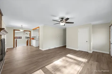 3911 Eastway Drive Island Lake IL 60042