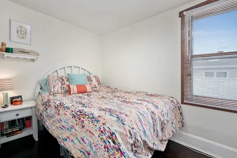 1512 West School Street Chicago IL 60657