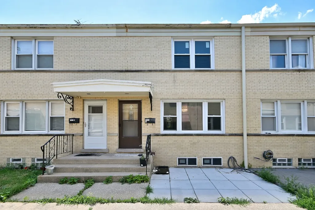 7911 North Avenue River Forest IL 60305
