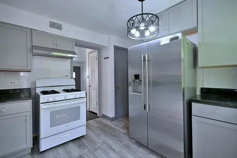 7911 North Avenue River Forest IL 60305