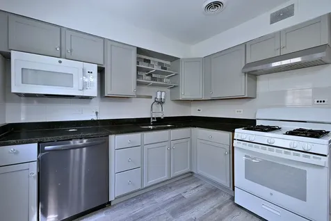 7911 North Avenue River Forest IL 60305