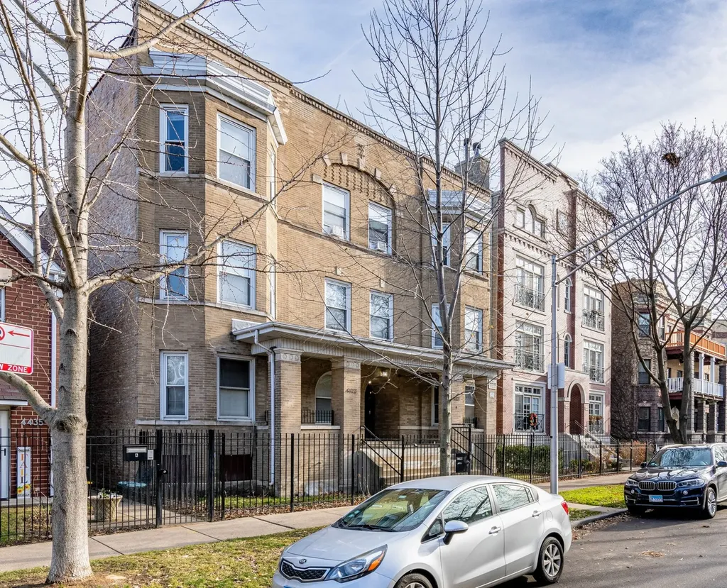 4431 North Racine Avenue Chicago IL 60640