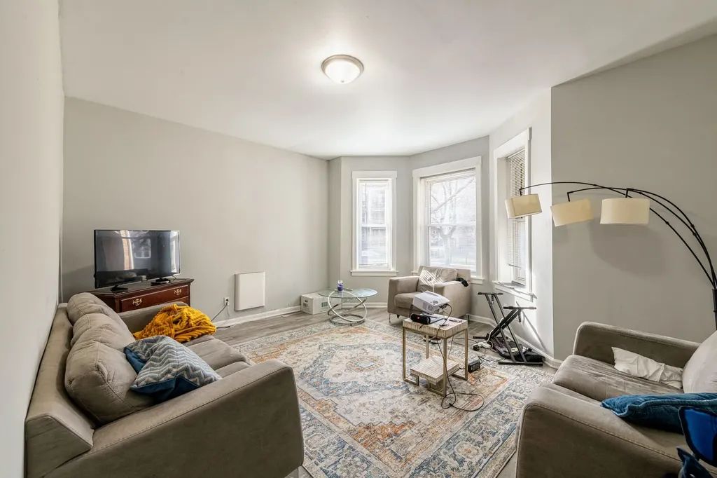 4431 North Racine Avenue Chicago IL 60640