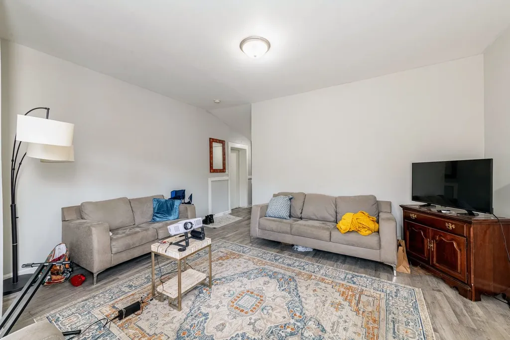 4431 North Racine Avenue Chicago IL 60640
