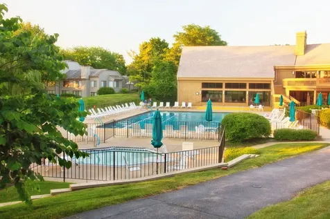 640 Old Barn Road Lake Barrington IL 60010