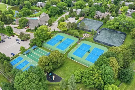 640 Old Barn Road Lake Barrington IL 60010