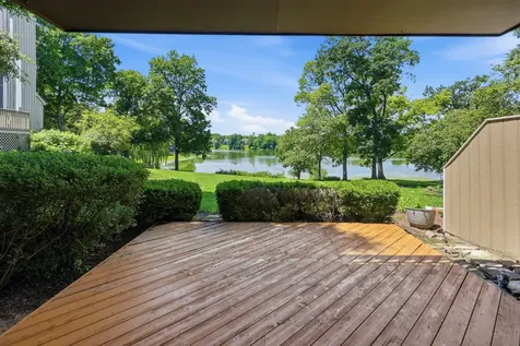 640 Old Barn Road Lake Barrington IL 60010