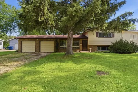 641 Clover Road Wauconda IL 60084