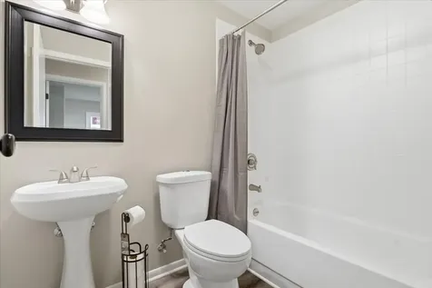 641 Clover Road Wauconda IL 60084