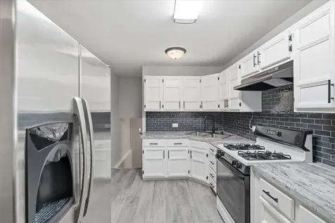 641 Clover Road Wauconda IL 60084