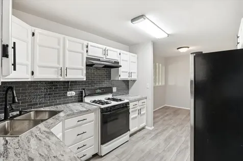 641 Clover Road Wauconda IL 60084