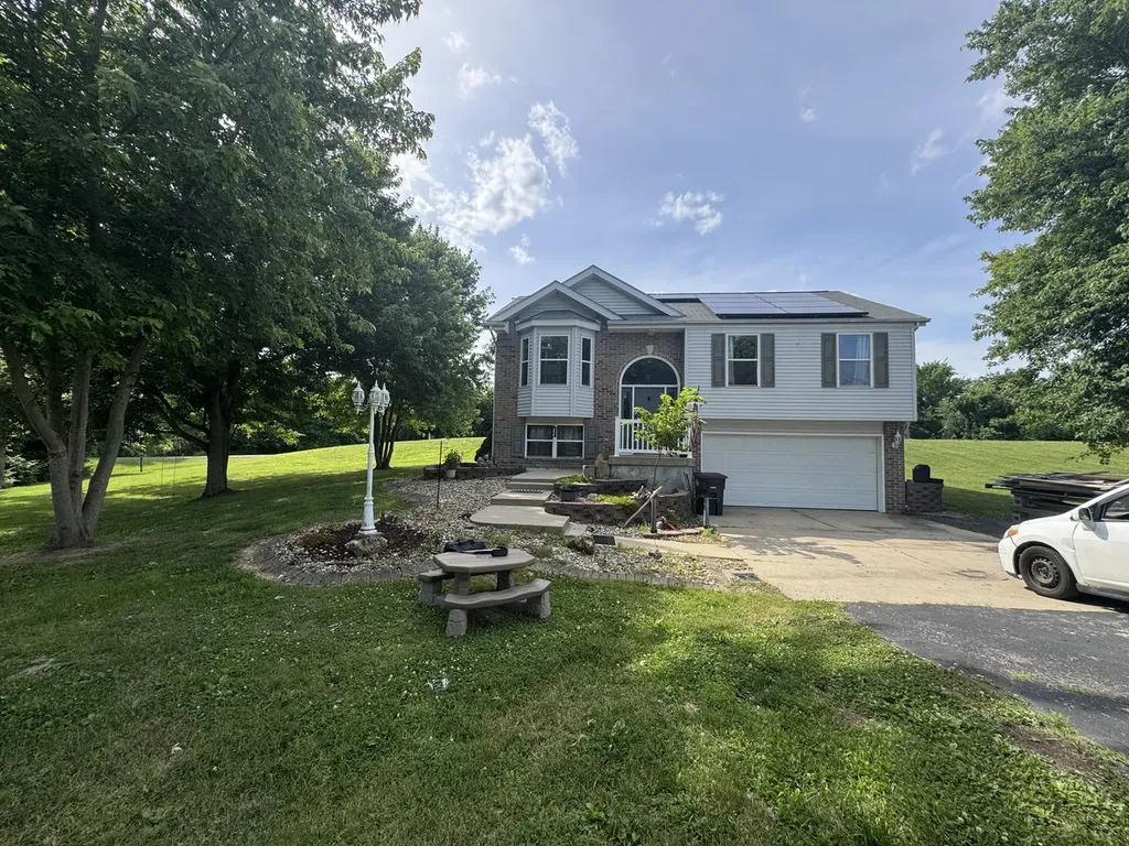 3707 Torch Club Road Alton IL 62002