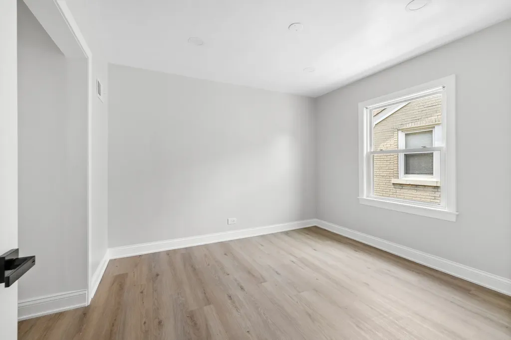 2830 West Summerdale Avenue Chicago IL 60625