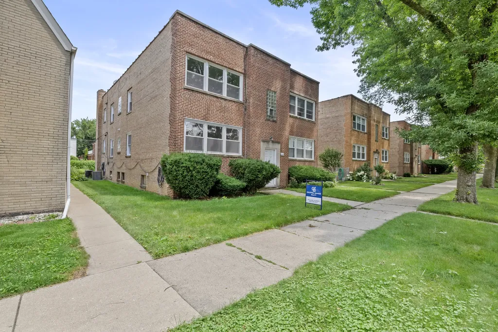 2830 West Summerdale Avenue Chicago IL 60625