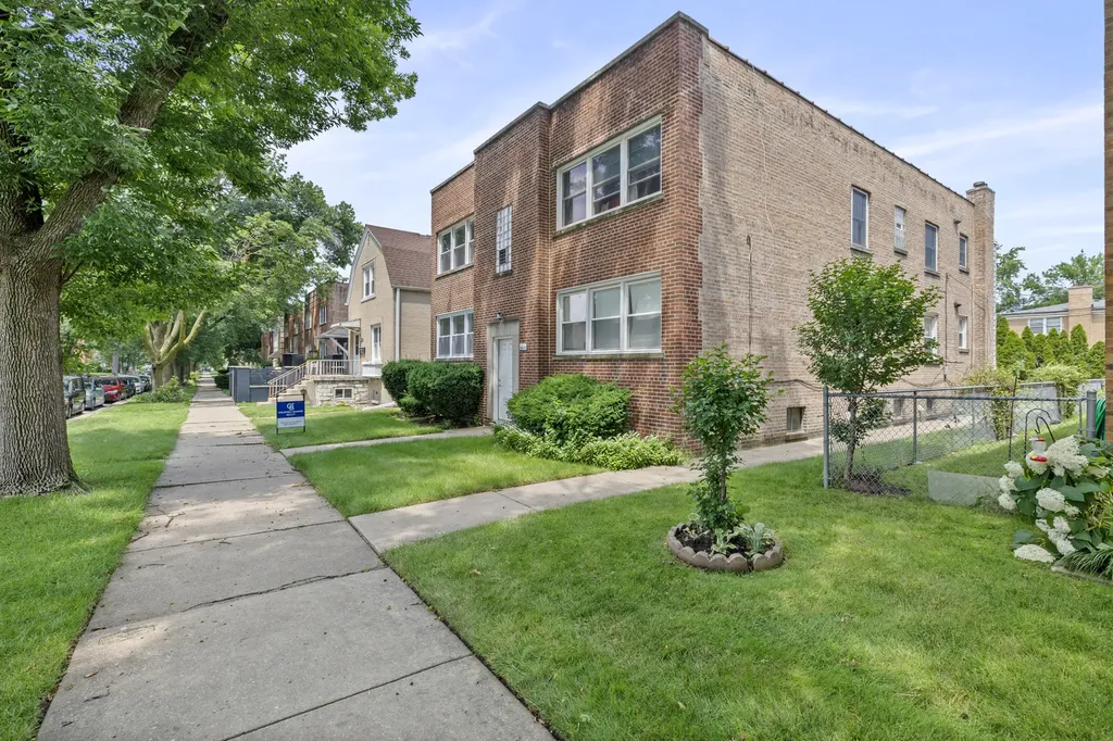2830 West Summerdale Avenue Chicago IL 60625