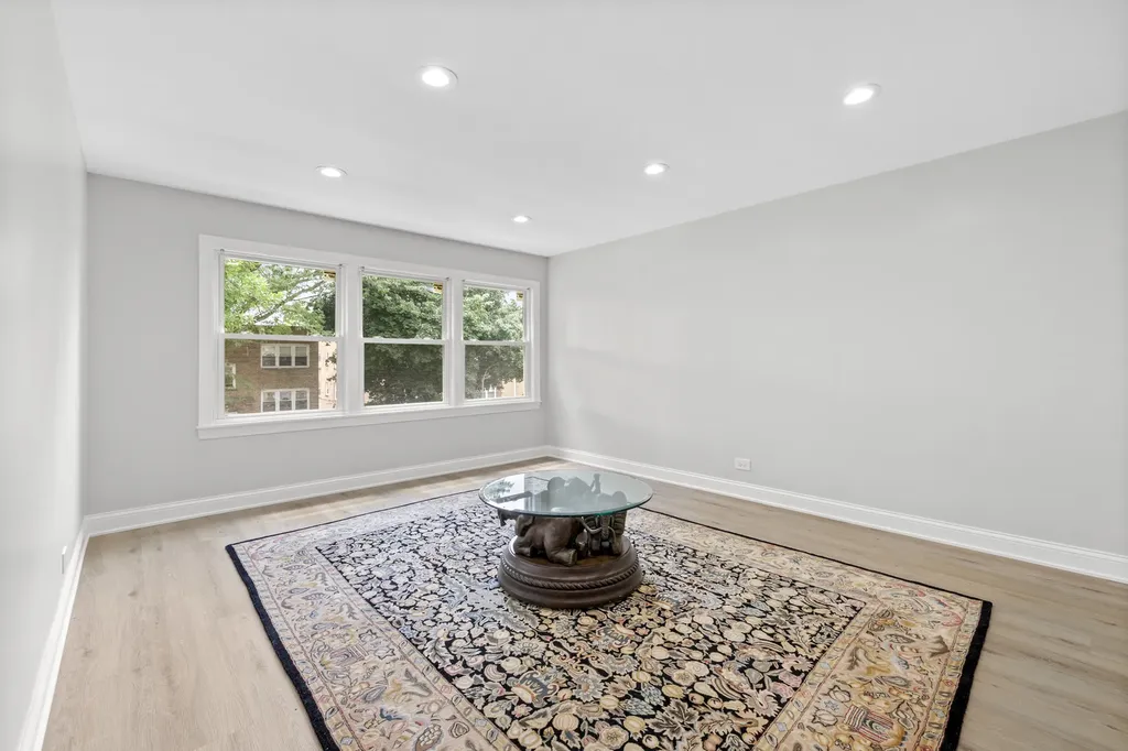 2830 West Summerdale Avenue Chicago IL 60625