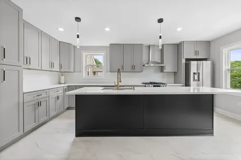 2830 West Summerdale Avenue Chicago IL 60625