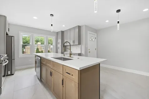 2830 West Summerdale Avenue Chicago IL 60625
