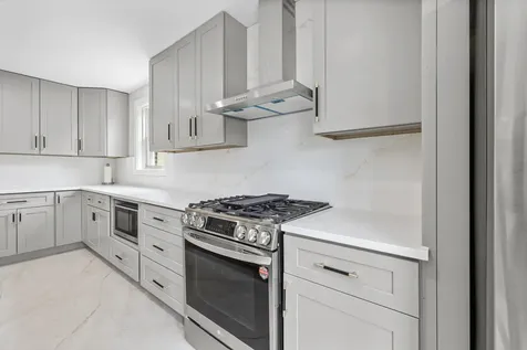 2830 West Summerdale Avenue Chicago IL 60625