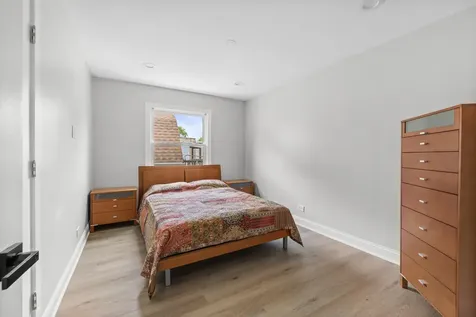 2830 West Summerdale Avenue Chicago IL 60625