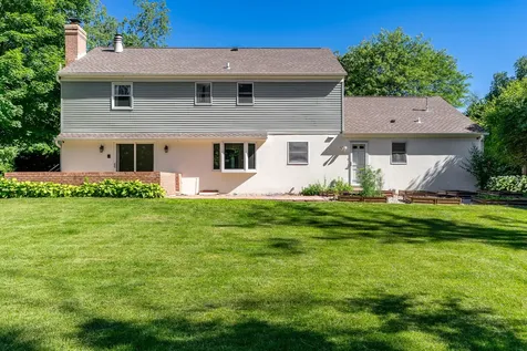 5461 Blackthorn Drive Rockford IL 61107