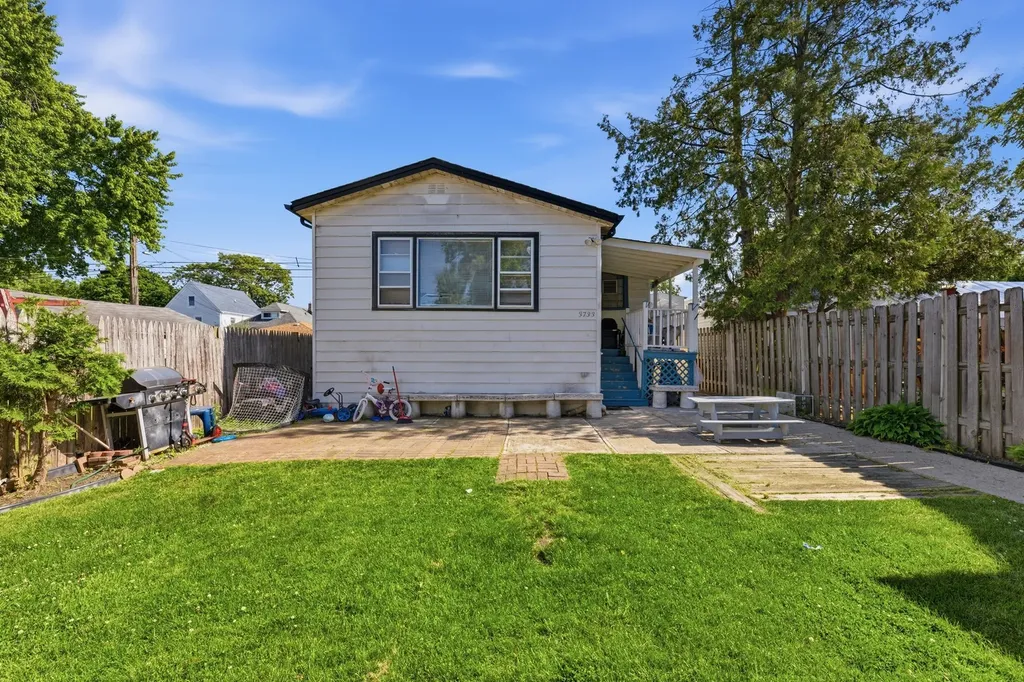 3733 West 64th Street Chicago IL 60629