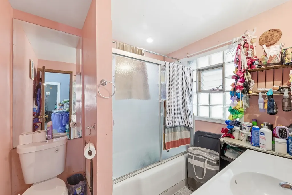 3733 West 64th Street Chicago IL 60629