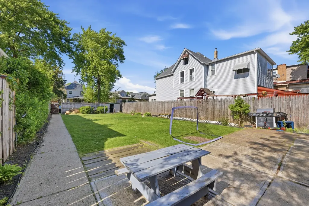 3733 West 64th Street Chicago IL 60629