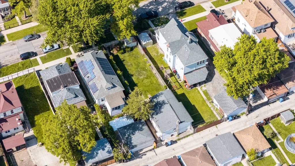 3733 West 64th Street Chicago IL 60629