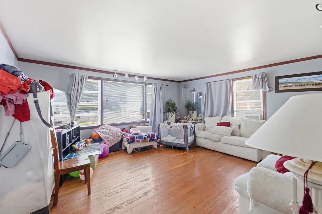 3733 West 64th Street Chicago IL 60629