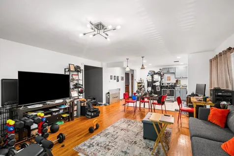 136 Callan Avenue Evanston IL 60202