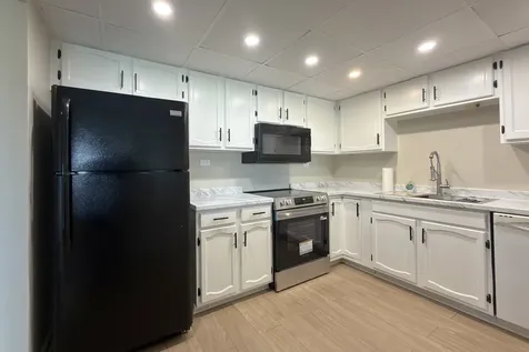 350 Plum Creek Drive Wheeling IL 60090