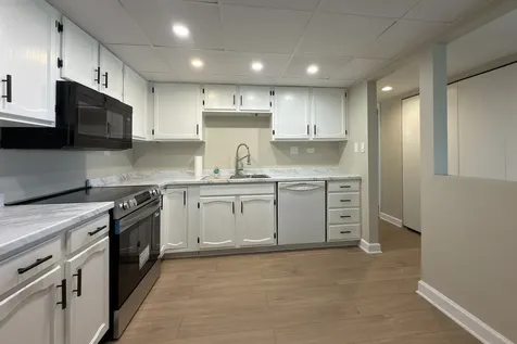 350 Plum Creek Drive Wheeling IL 60090
