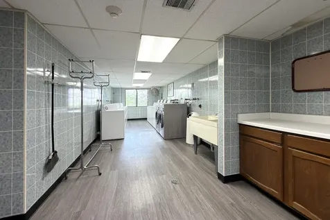 350 Plum Creek Drive Wheeling IL 60090