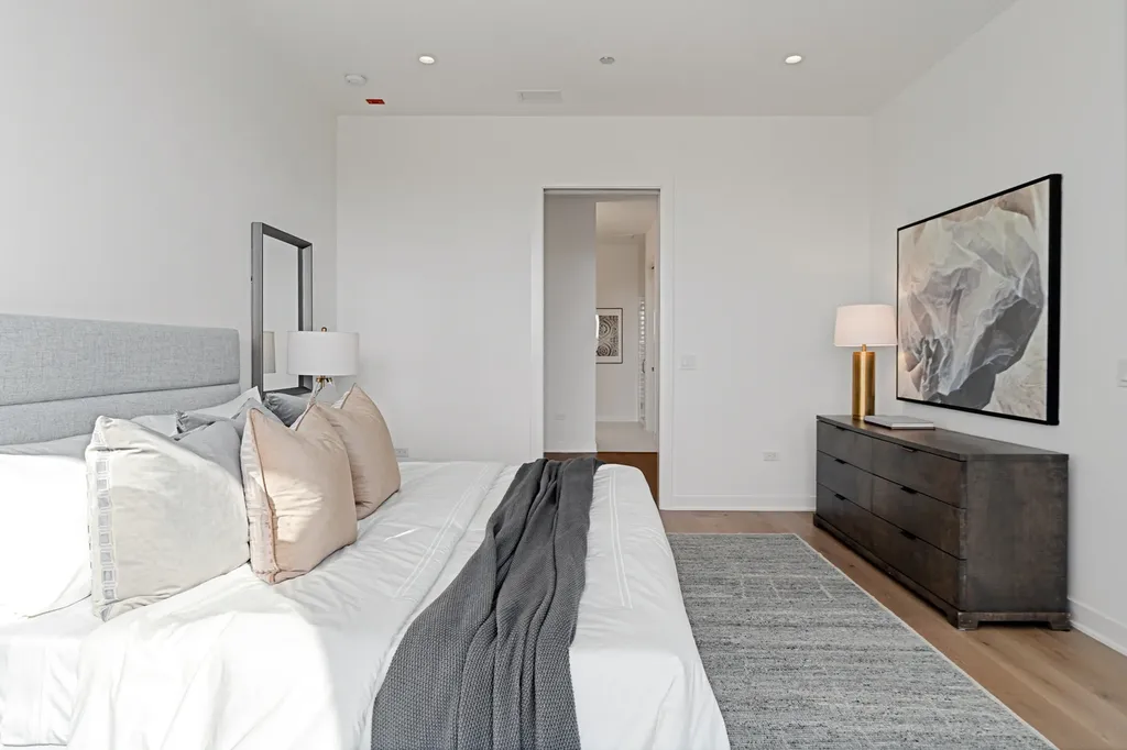 1340 West Chestnut Street Chicago IL 60642