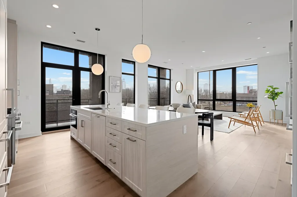 1340 West Chestnut Street Chicago IL 60642