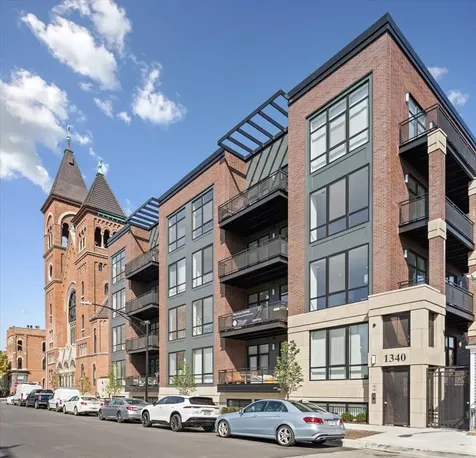 1340 West Chestnut Street Chicago IL 60642