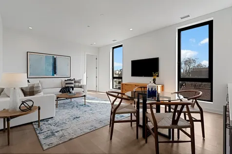1340 West Chestnut Street Chicago IL 60642
