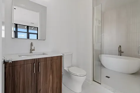 1340 West Chestnut Street Chicago IL 60642