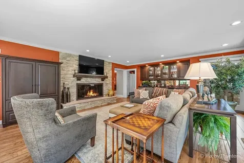 1986 Camphill Circle Inverness IL 60067