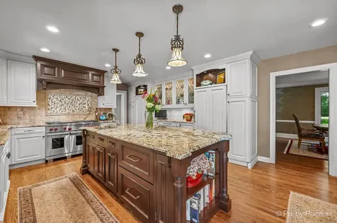 1986 Camphill Circle Inverness IL 60067