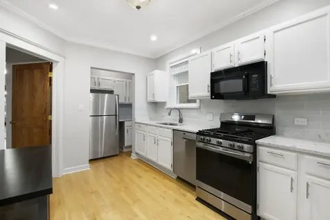 1232 West Glenlake Avenue Chicago IL 60660