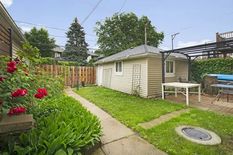 1232 West Glenlake Avenue Chicago IL 60660