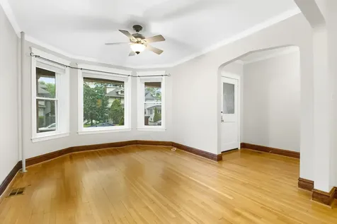 1232 West Glenlake Avenue Chicago IL 60660