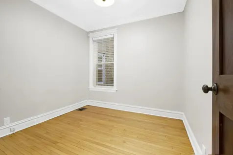 1232 West Glenlake Avenue Chicago IL 60660