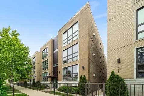 4042 North Western Avenue Chicago IL 60618
