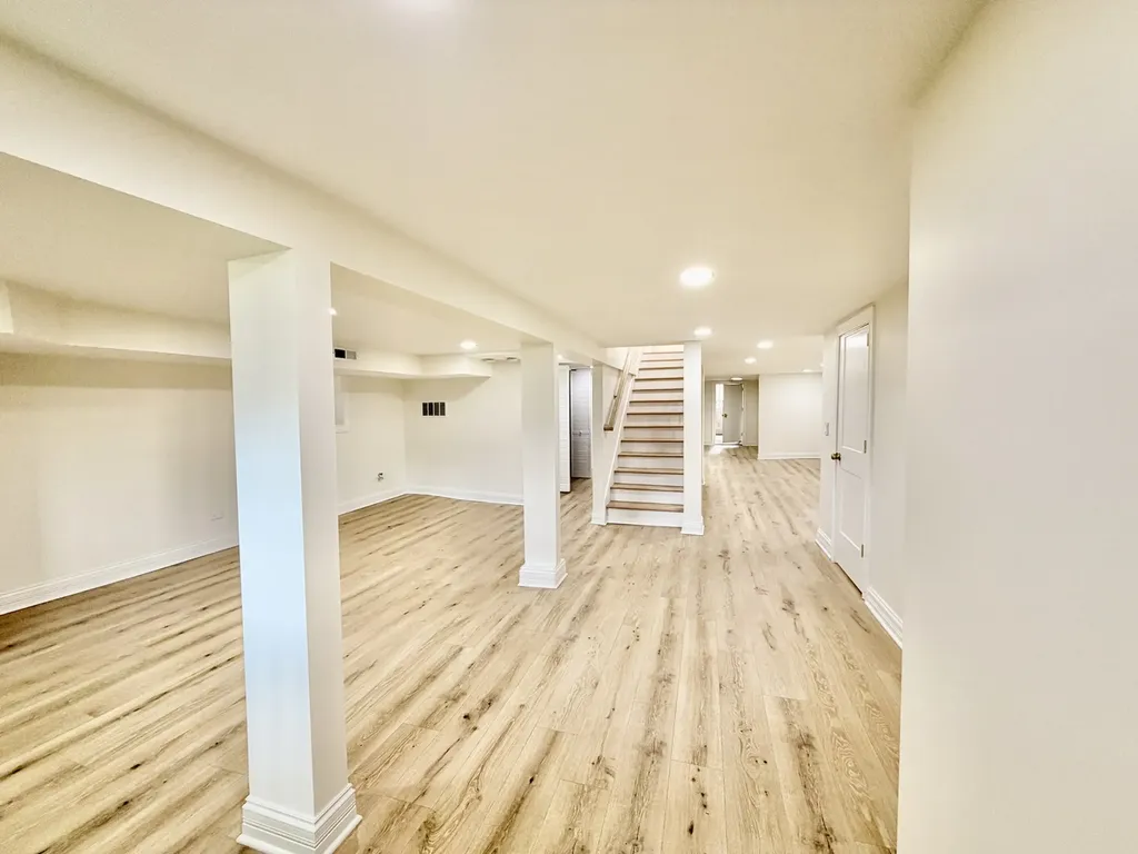 6341 North Campbell Avenue Chicago IL 60659